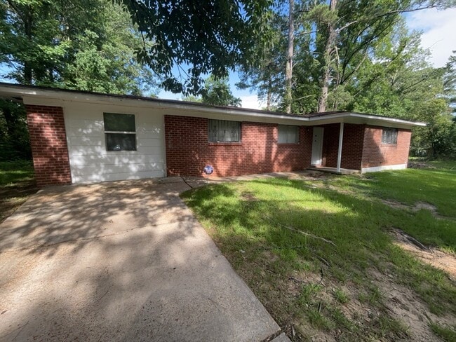 property at 5558 Queen Mary Ln