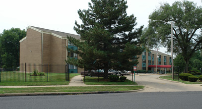 Hurlburt House in Peoria, IL - Building Photo - Building Photo