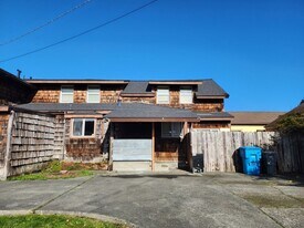 122 Brennan St in Eureka, CA - Building Photo