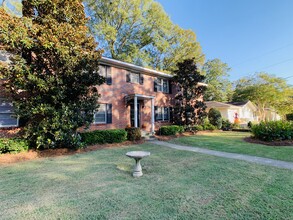 East Glenwood Apartments in Birmingham, AL - Foto de edificio - Building Photo