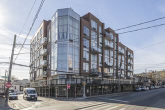 110 Neptune Ave in Brooklyn, NY - Foto de edificio - Building Photo