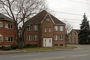 2311 Major Mackenzie Dr in Vaughan, ON - Building Photo