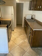 4056 W Mesquite Ln in Phoenix, AZ - Building Photo - Building Photo