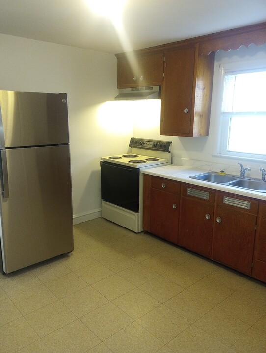 25 Champlain Ave, Unit 2-R in Blackstone, MA - Building Photo