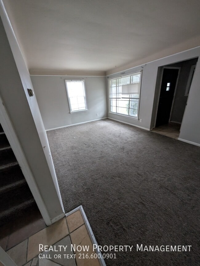 27471 Forestview Ave in Euclid, OH - Foto de edificio - Building Photo