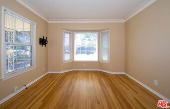 6353 W 82nd St in Los Angeles, CA - Building Photo - Building Photo