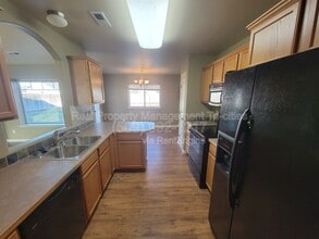 6303 Lasalle Dr in Pasco, WA - Building Photo - Building Photo