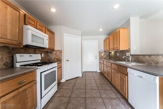 4840 Mars Black Ct in Las Vegas, NV - Building Photo - Building Photo