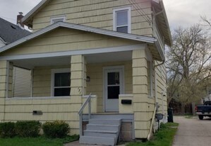 131 N Hayford Ave in Lansing, MI - Building Photo