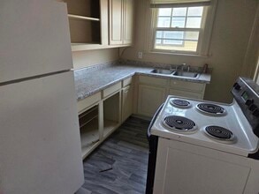 927 Dequincy St in Indianapolis, IN - Building Photo - Building Photo