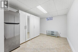 112 Kersey Crescent in Richmond Hill, ON - Building Photo - Building Photo