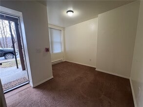 2 1/2 Cliff St in Oneonta, NY - Building Photo - Building Photo