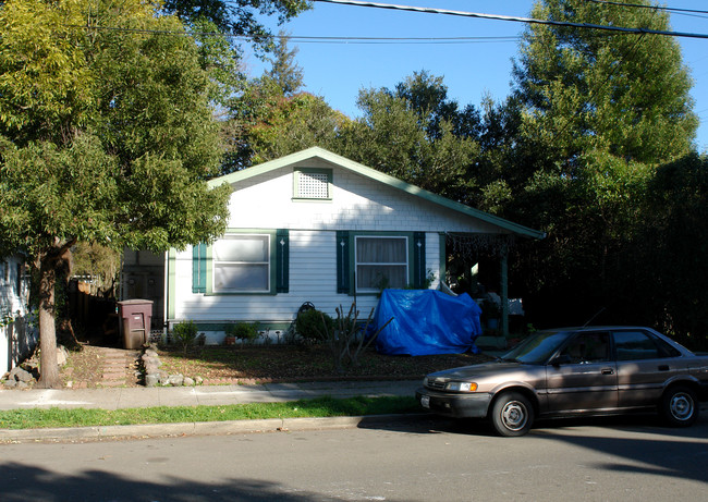 1006-1008 Orchard St in Santa Rosa, CA - Building Photo - Building Photo