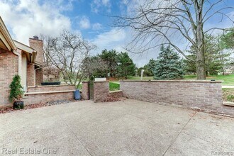 1631 S Hill Blvd in Bloomfield Hills, MI - Building Photo - Building Photo