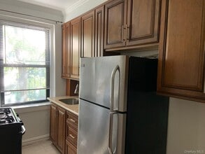 77-20 Austin St in Queens, NY - Building Photo - Building Photo