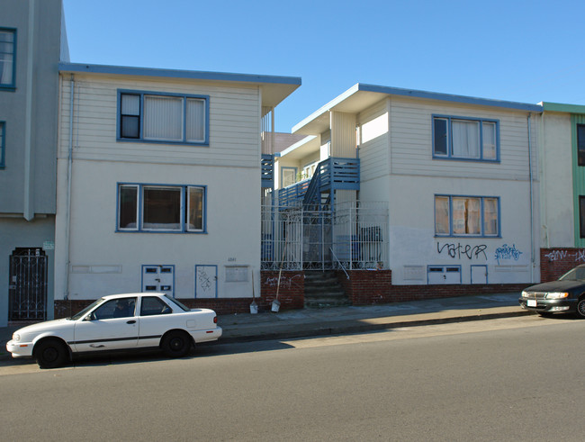 6841 Geary Blvd in San Francisco, CA - Foto de edificio - Building Photo