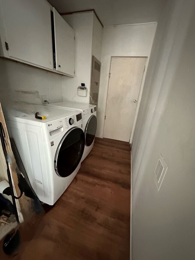 520 S Woodchips Rd in Pahrump, NV - Building Photo - Building Photo