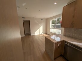 6330 Mary Ellen Ave in Van Nuys, CA - Building Photo