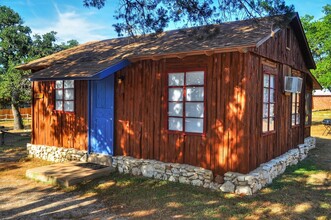 Cedar Lodge in Buchanan Dam, TX - Building Photo - Building Photo