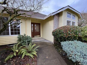 12273 SE Imperial Crest St in Happy Valley, OR - Building Photo - Building Photo