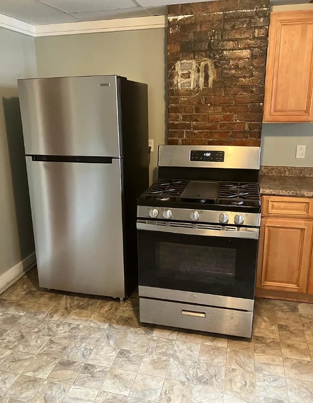 property at 117 W Seventh St