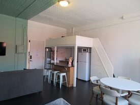 245 W North Ave, Unit 109 in Chicago, IL - Building Photo