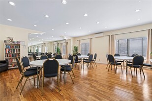 25-40 Shore Blvd in New York, NY - Building Photo - Building Photo