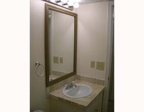 2901 Fiore Way in Delray Beach, FL - Foto de edificio - Building Photo