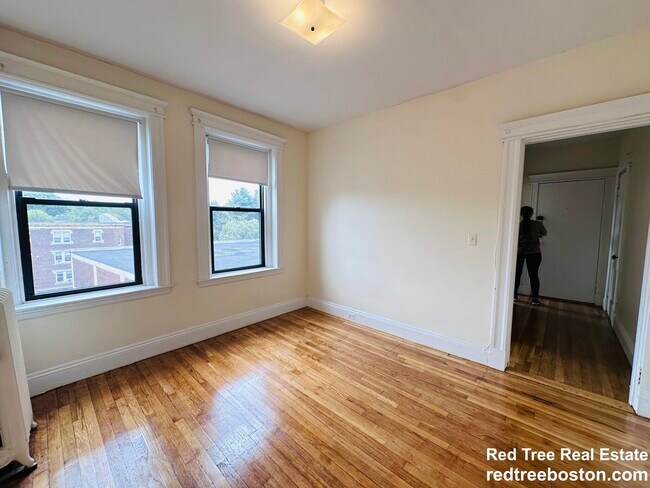 1144 Commonwealth Ave in Boston, MA - Building Photo - Building Photo