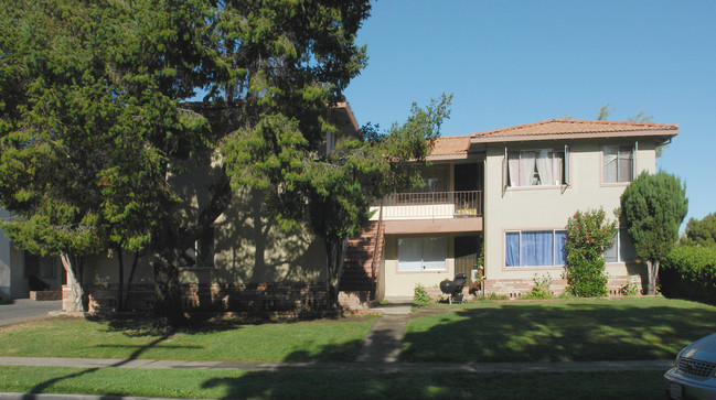 2481 Skylark Dr in San Jose, CA - Foto de edificio - Building Photo