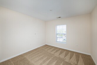 Forrest Pines Sr in Newport News, VA - Building Photo - Interior Photo