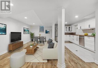 3675 Glencolin Ct in Mississauga, ON - Building Photo - Building Photo