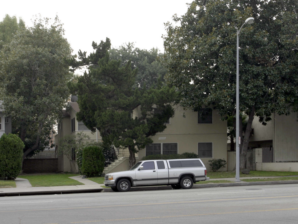 12934 Burbank Blvd in Sherman Oaks, CA - Building Photo