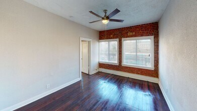 Leeward Apts...New York Style..Gorgeous Newly Remodeled! in Los Angeles, CA - Building Photo - Interior Photo