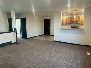 2710 Hangtree Ct in Colorado Springs, CO - Foto de edificio - Building Photo