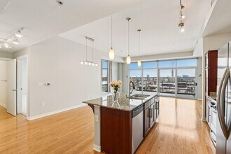 106 W Seeboth St in Milwaukee, WI - Building Photo - Building Photo