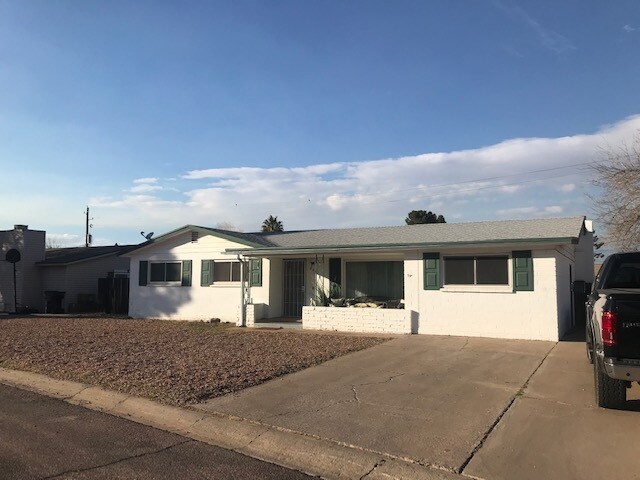 806 W Stirrup Dr in Safford, AZ - Building Photo