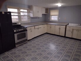 1400 E Hillside Dr in Bloomington, IN - Building Photo