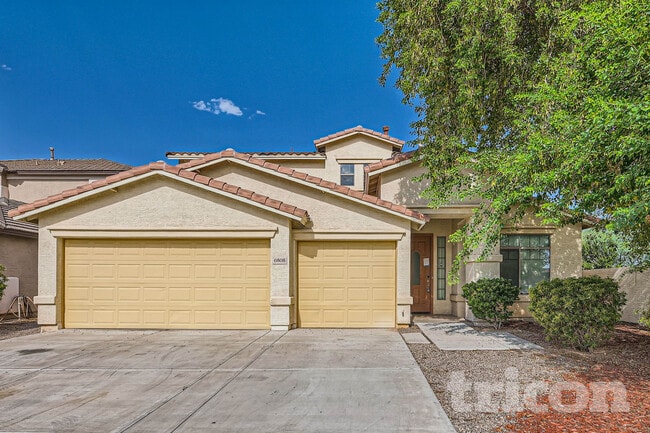 6808 S 57th Ave in Phoenix, AZ - Foto de edificio - Building Photo