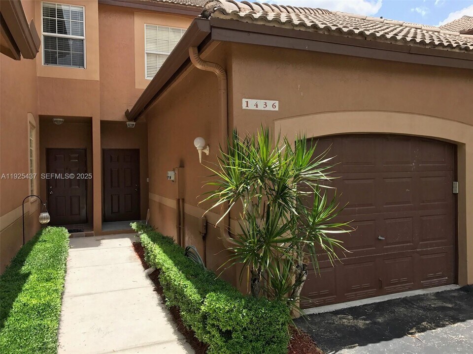 1436 Barcelona Way in Weston, FL - Building Photo