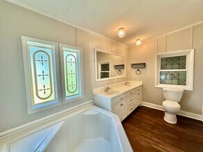 2352 Bay Grove Rd in Freeport, FL - Building Photo - Building Photo
