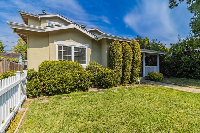 130 Heather Ln in Palo Alto, CA - Building Photo - Building Photo