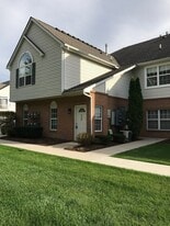 668 Olde English Cir in Howell, MI - Building Photo