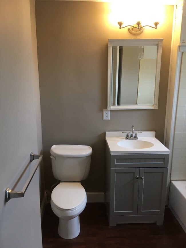 23 1st Ave in Bedford, OH - Building Photo - Building Photo