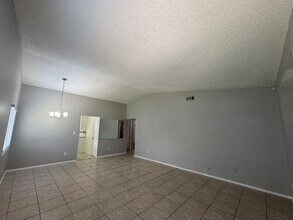 7102 Harbor Heights Cir in Orlando, FL - Building Photo - Building Photo