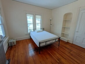 292 Wilder St in Lowell, MA - Foto de edificio - Building Photo