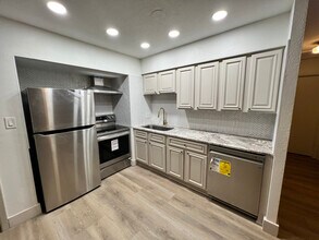 5137 Dartmouth Ave N in St. Petersburg, FL - Building Photo - Building Photo