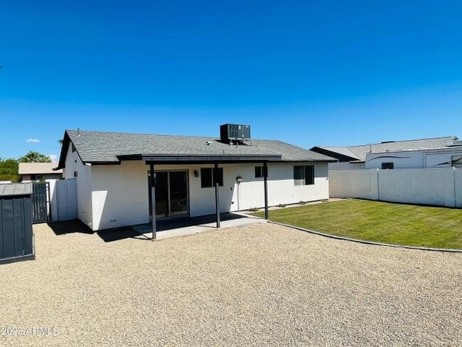 property at 1145 W Tulane Dr