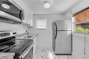 54 NW 62nd St in Miami, FL - Building Photo