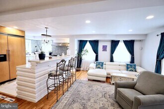 701 Lombard St in Philadelphia, PA - Building Photo - Building Photo